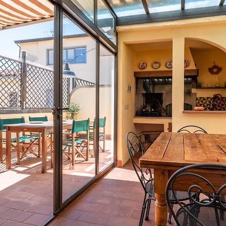 Terrace At 10 Mins From The Duomo - Homeunity Florenz Exterior foto