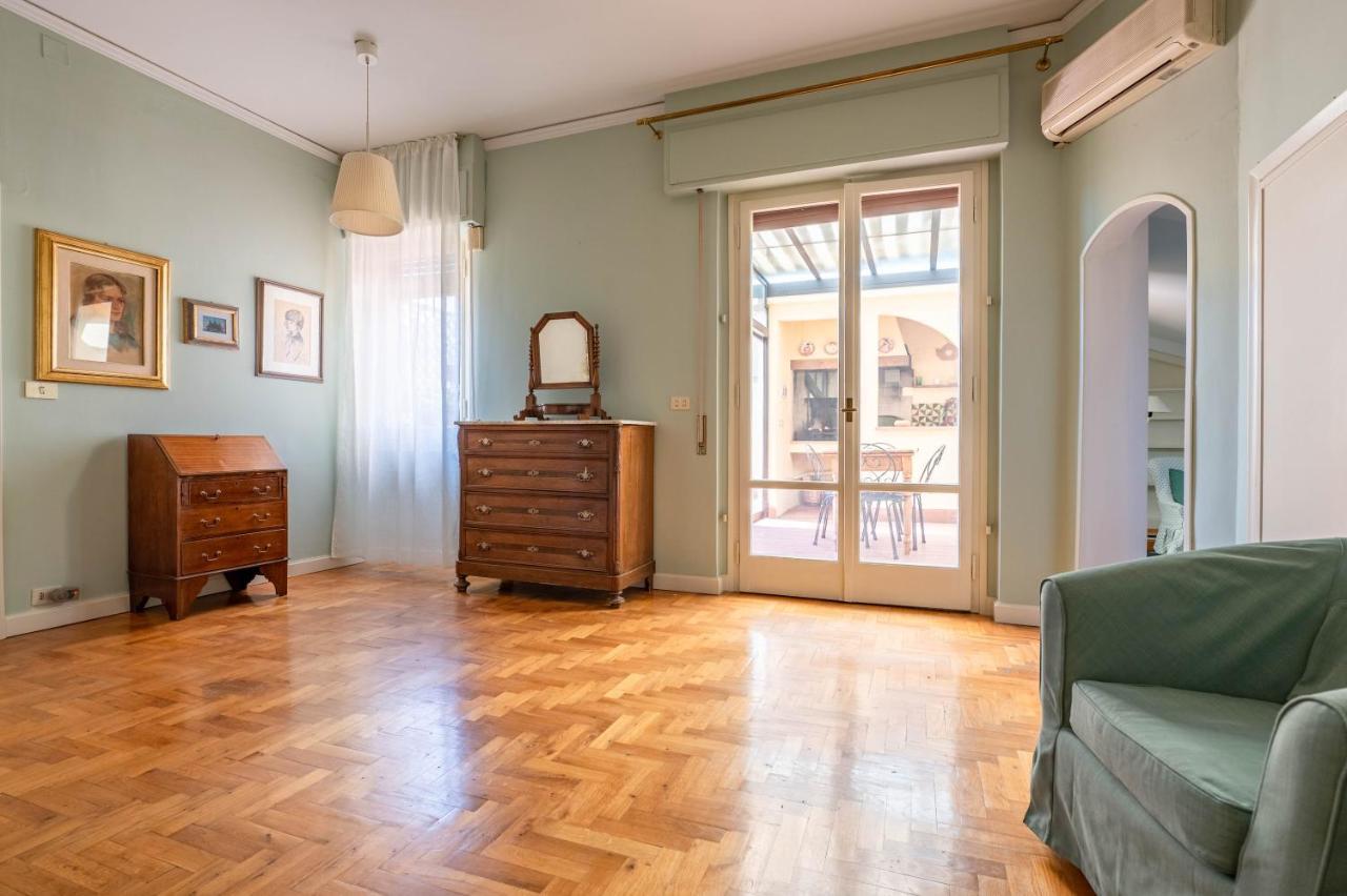 Terrace At 10 Mins From The Duomo - Homeunity Florenz Exterior foto